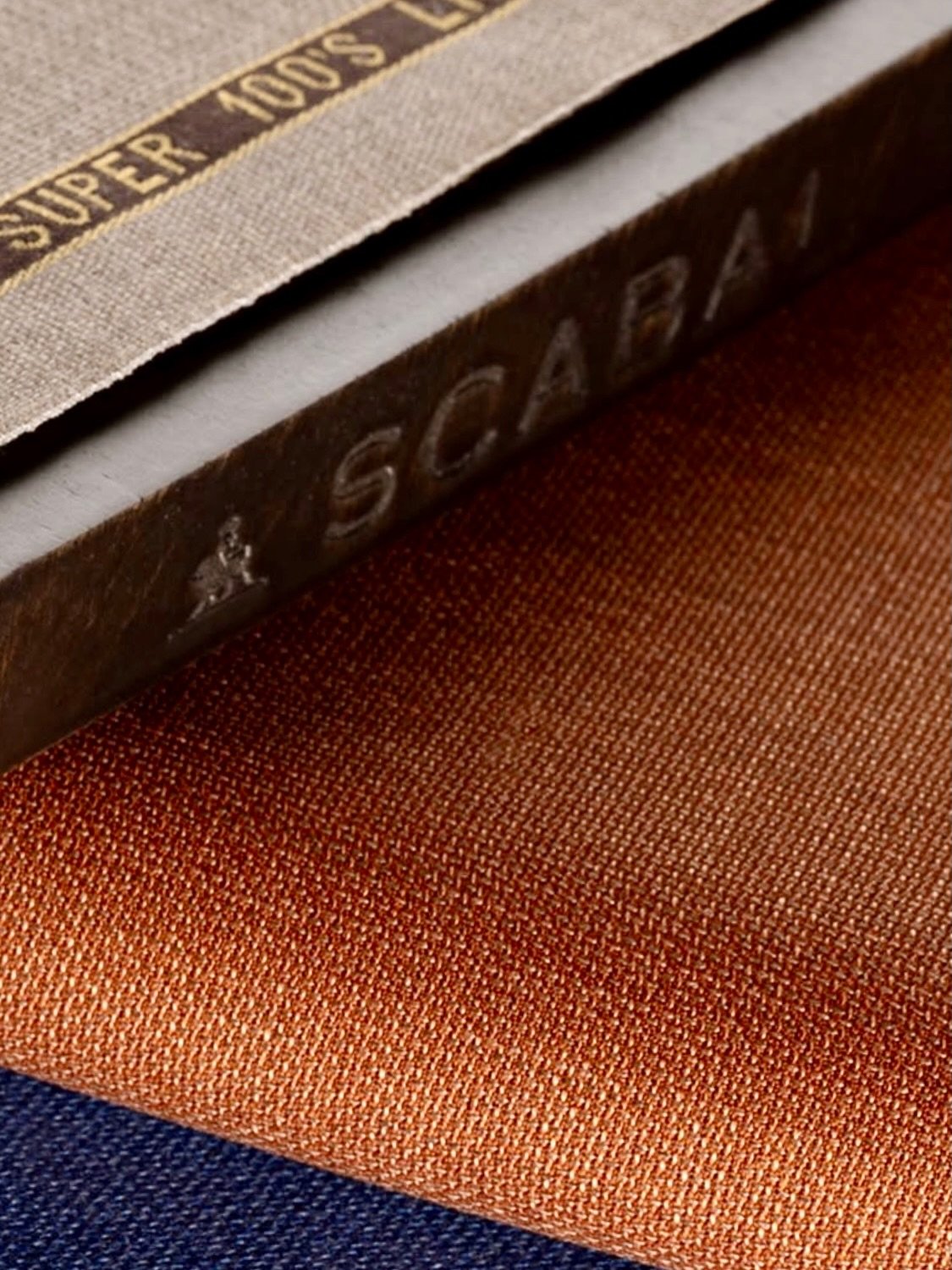 Orillo de un tejido Scabal